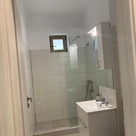 Premier By Twin * Mamaia