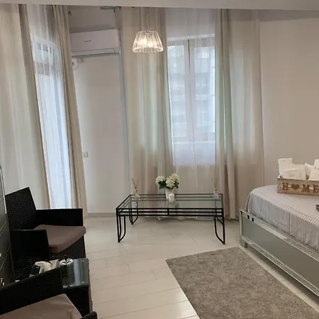 Premier By Twin Apartmán