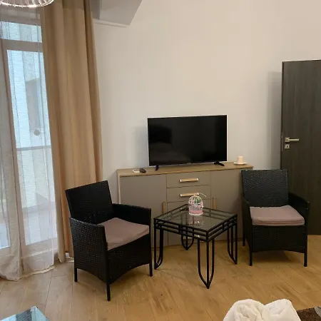 Premier By Twin Mamaia