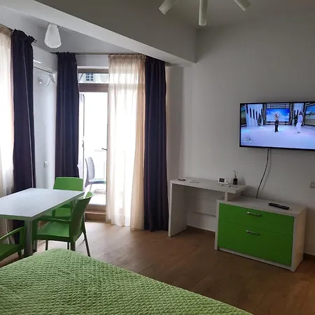 Premier By Twin Mamaia