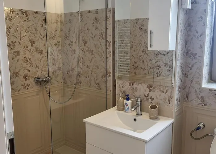 Premier By Twin Mamaia