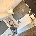 Premier By Twin דירה *