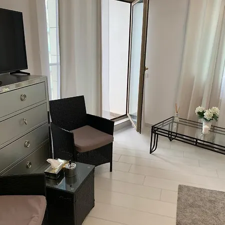 Premier By Twin Mamaia