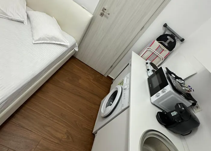 Premier By Twin * Mamaia